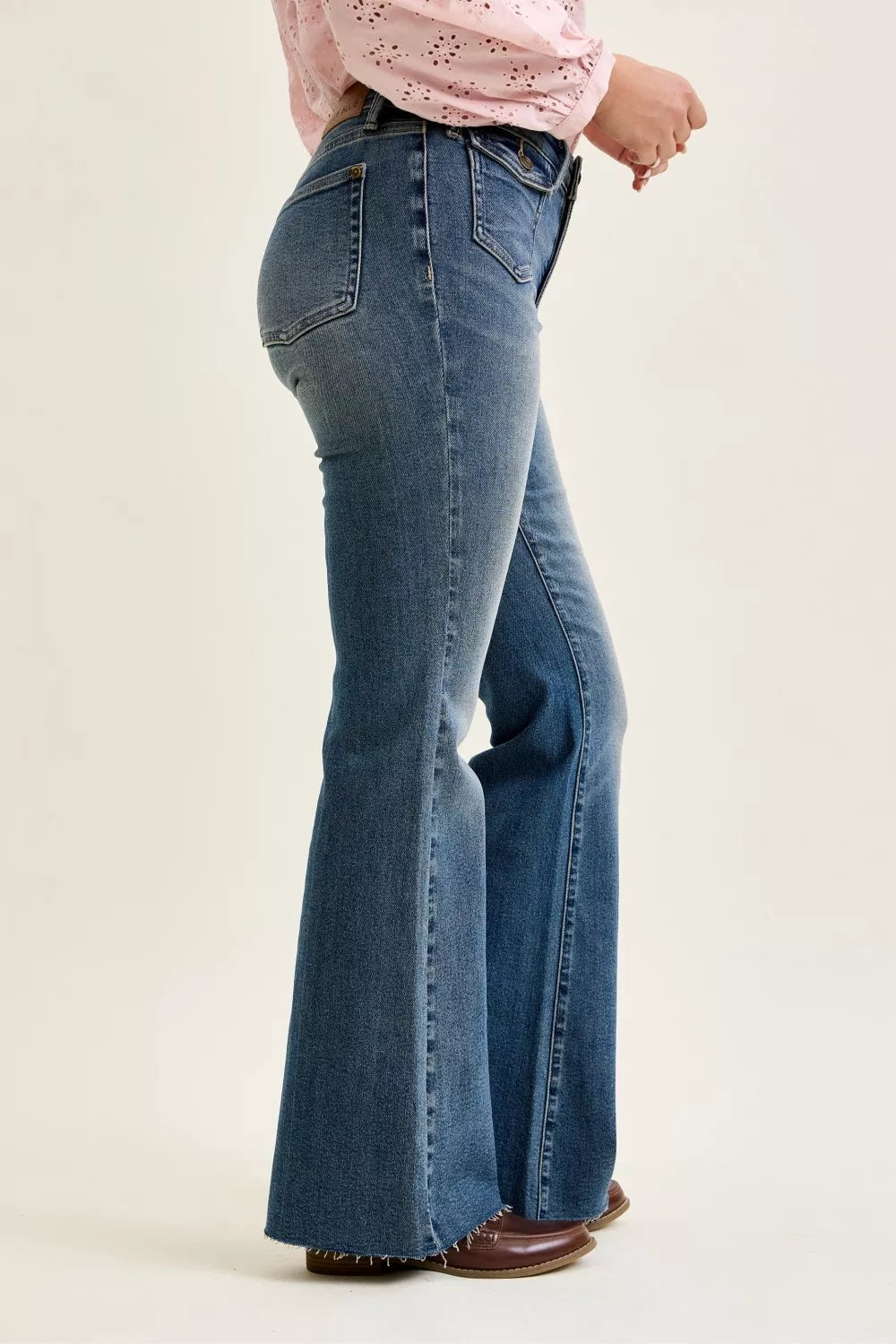 Judy Blue Mid Rise Flare Jeans with Front Flap Pockets 881113
