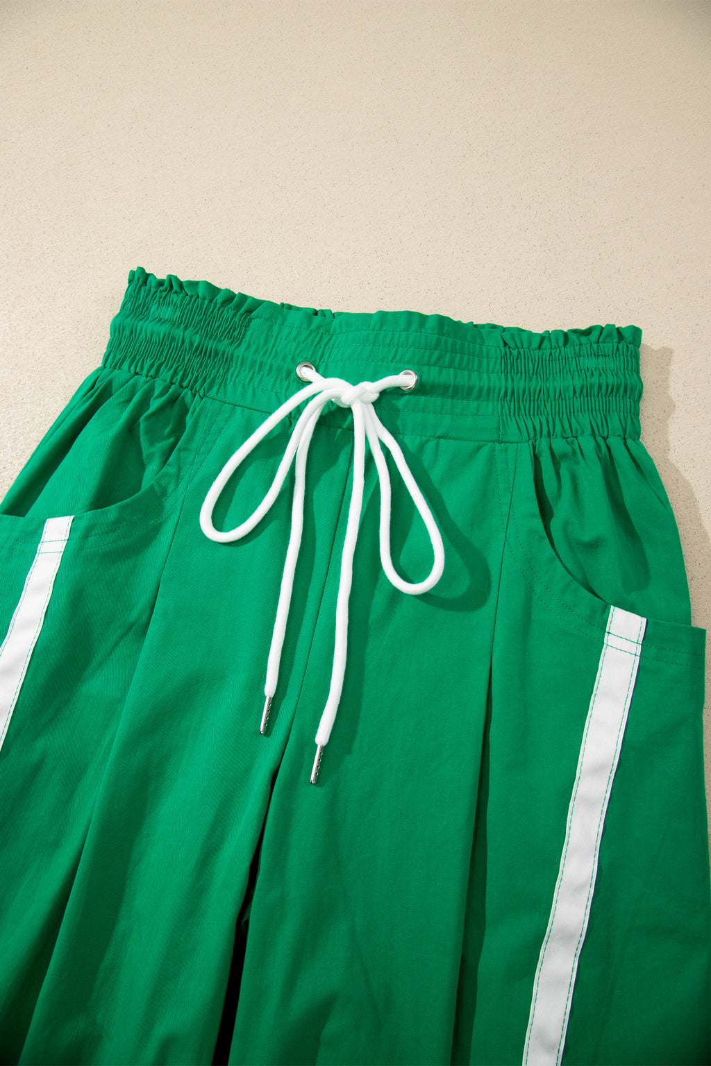 Bright Green Contrast Striped Smocked Waist Drawstring Cropped Casual Pants