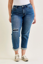 Judy Blue Mid Rise Embroidered Repair Patch Boyfriend Denim Jeans 881071
